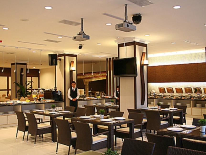 F Hotel - Sanyi Buitenkant foto